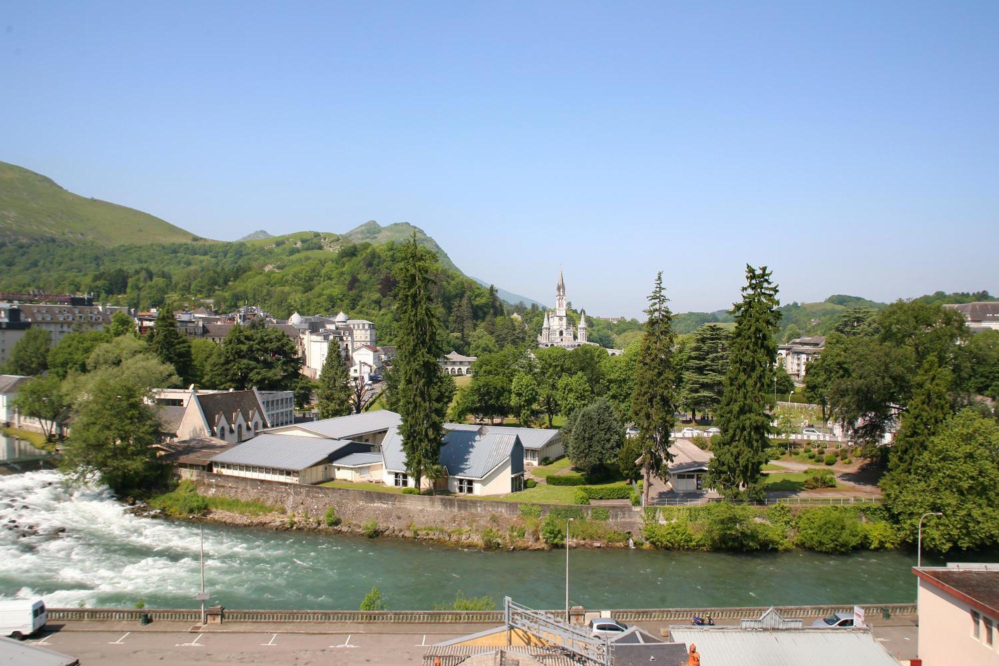 Montfort Lourdes