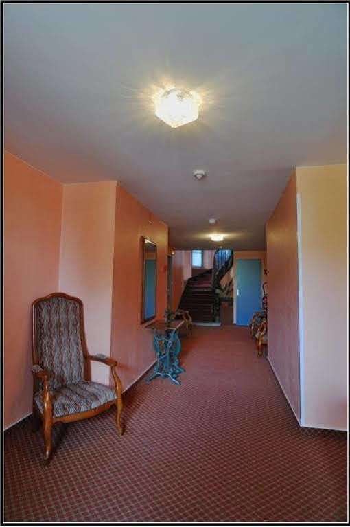 Montfort Hotel 2*